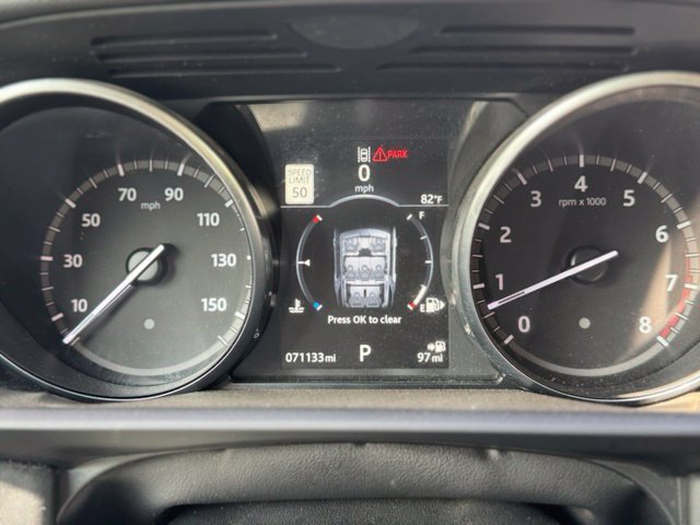 Used 2017 Land Rover Discovery First Edition AWD/4WD image 25