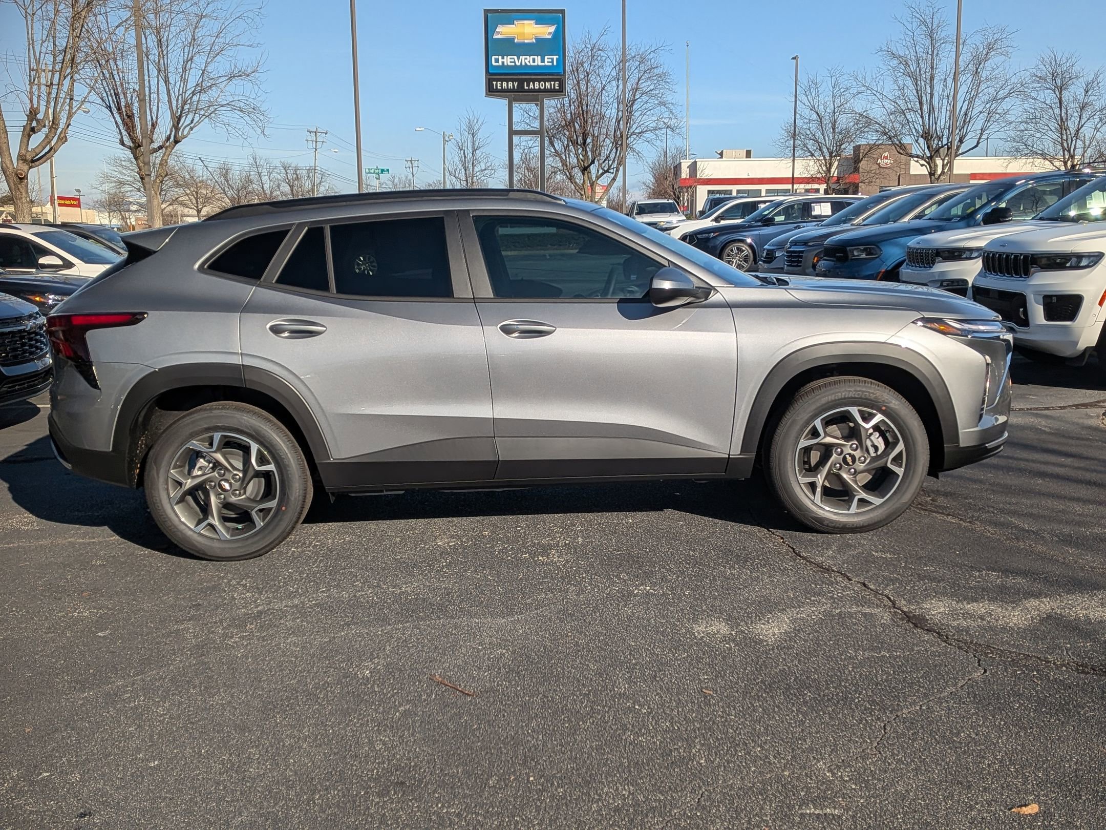 New 2026 Chevrolet Trax LT w/ Driver Confidence Package image 9