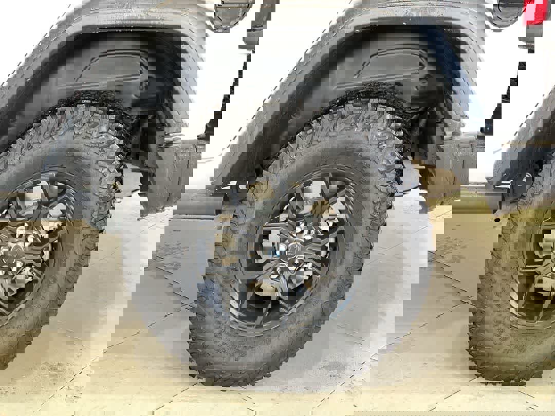 Used 2024 Jeep Wrangler Sport image 13