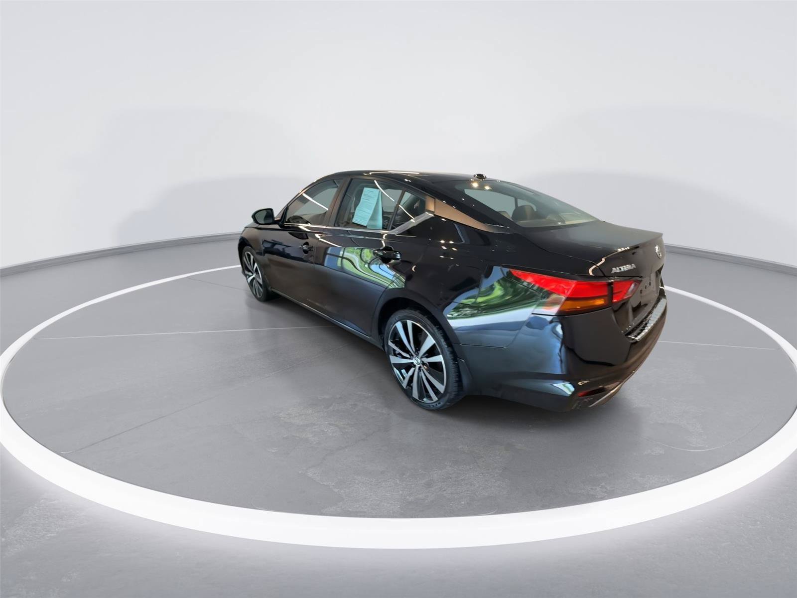 Used 2019 Nissan Altima 2.5 SR w/ SR Premium Package AWD/4WD image 6