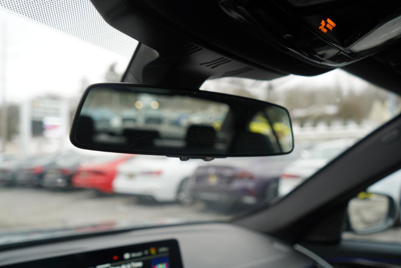 Used 2023 BMW 540i xDrive w/ M Sport Package image 33