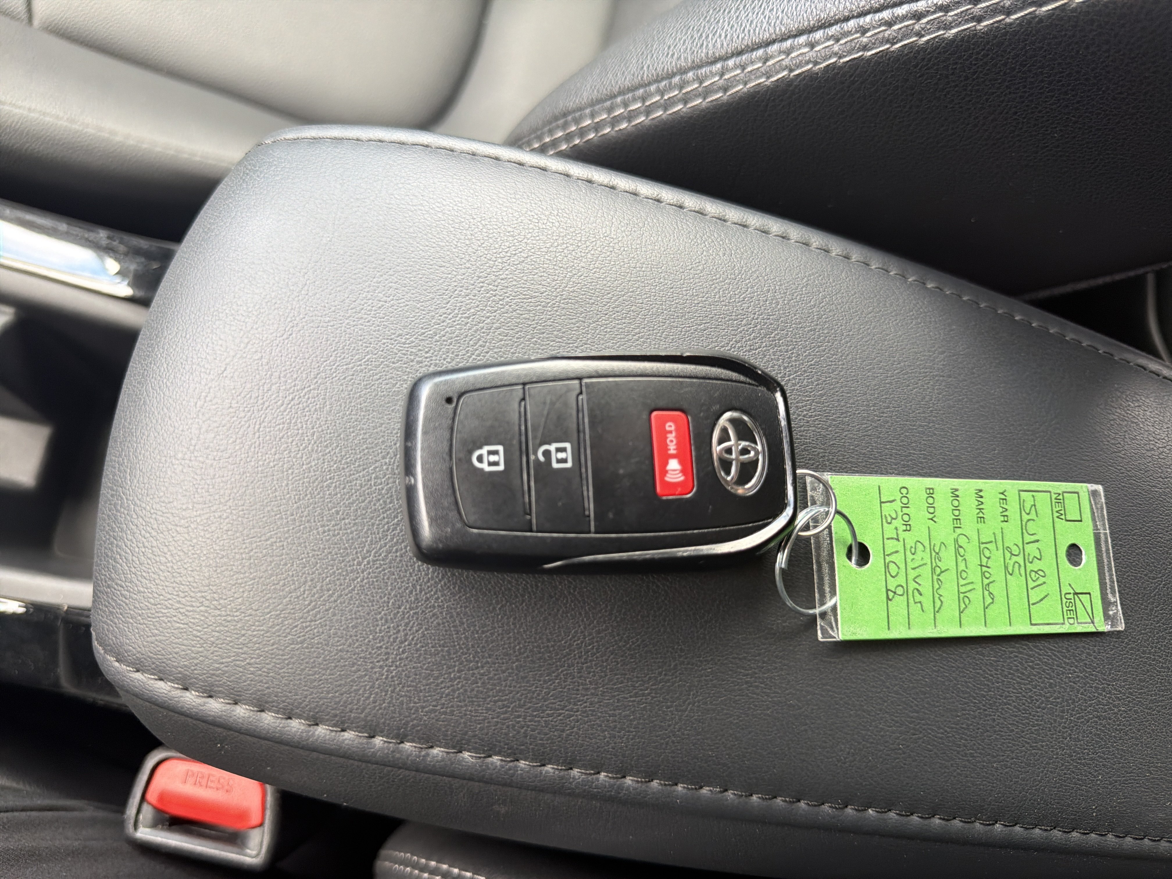 Used 2025 Toyota Corolla Cross XLE AWD/4WD image 30