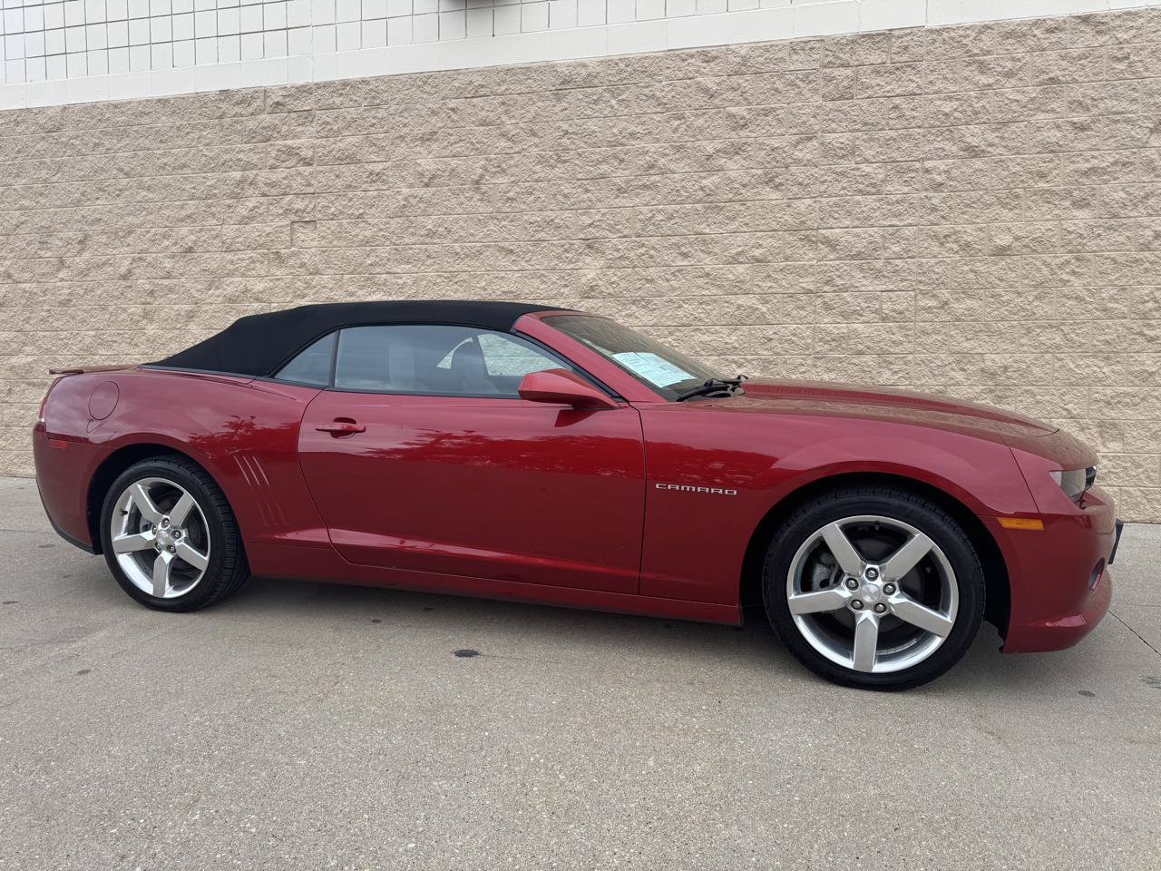 Used 2015 Chevrolet Camaro LT RWD image 15