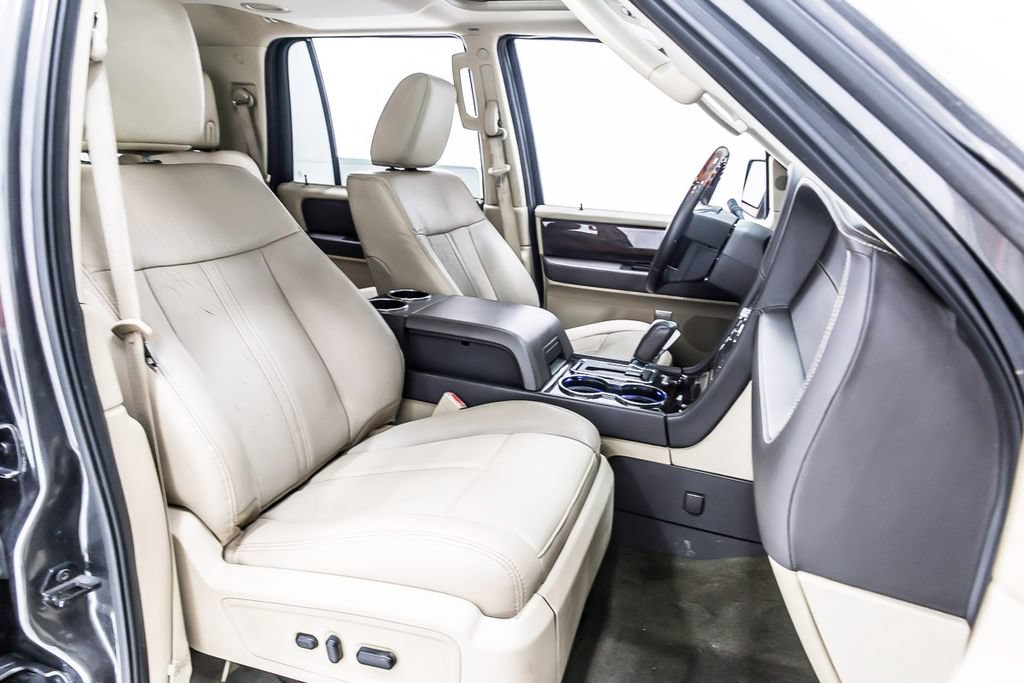 Used 2015 Lincoln Navigator 2WD w/ Equipment Group 101A Reserve image 30