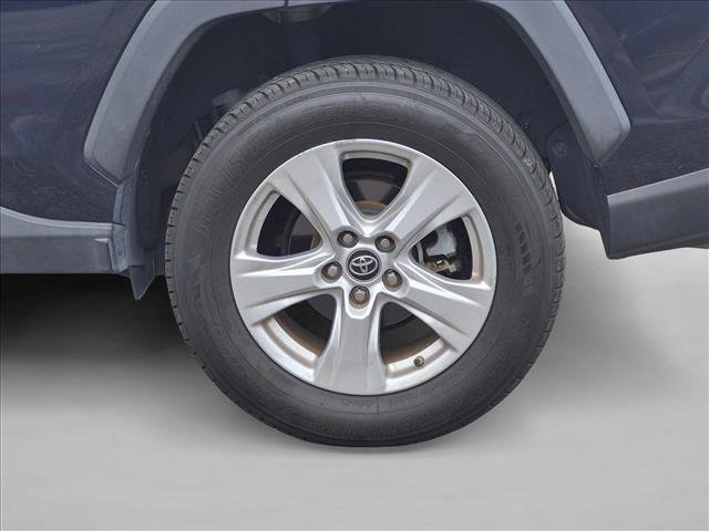 Used 2019 Toyota RAV4 XLE AWD/4WD image 9