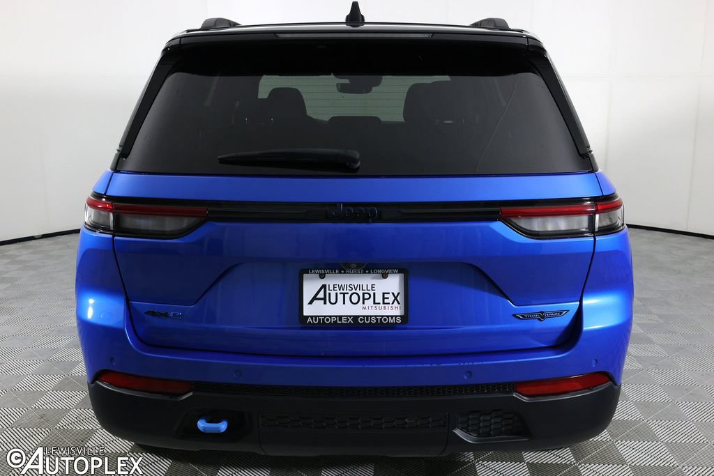 Used 2022 Jeep Grand Cherokee Trailhawk w/ Advanced Protech Group II AWD/4WD image 6