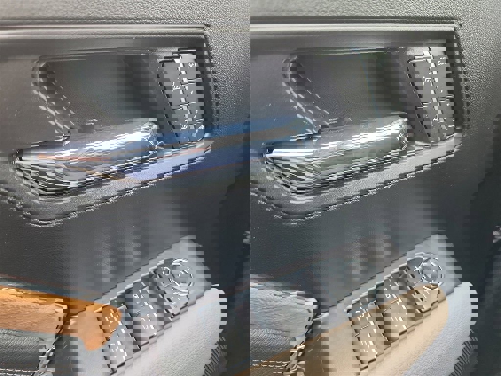 New 2026 GMC Canyon Denali image 18