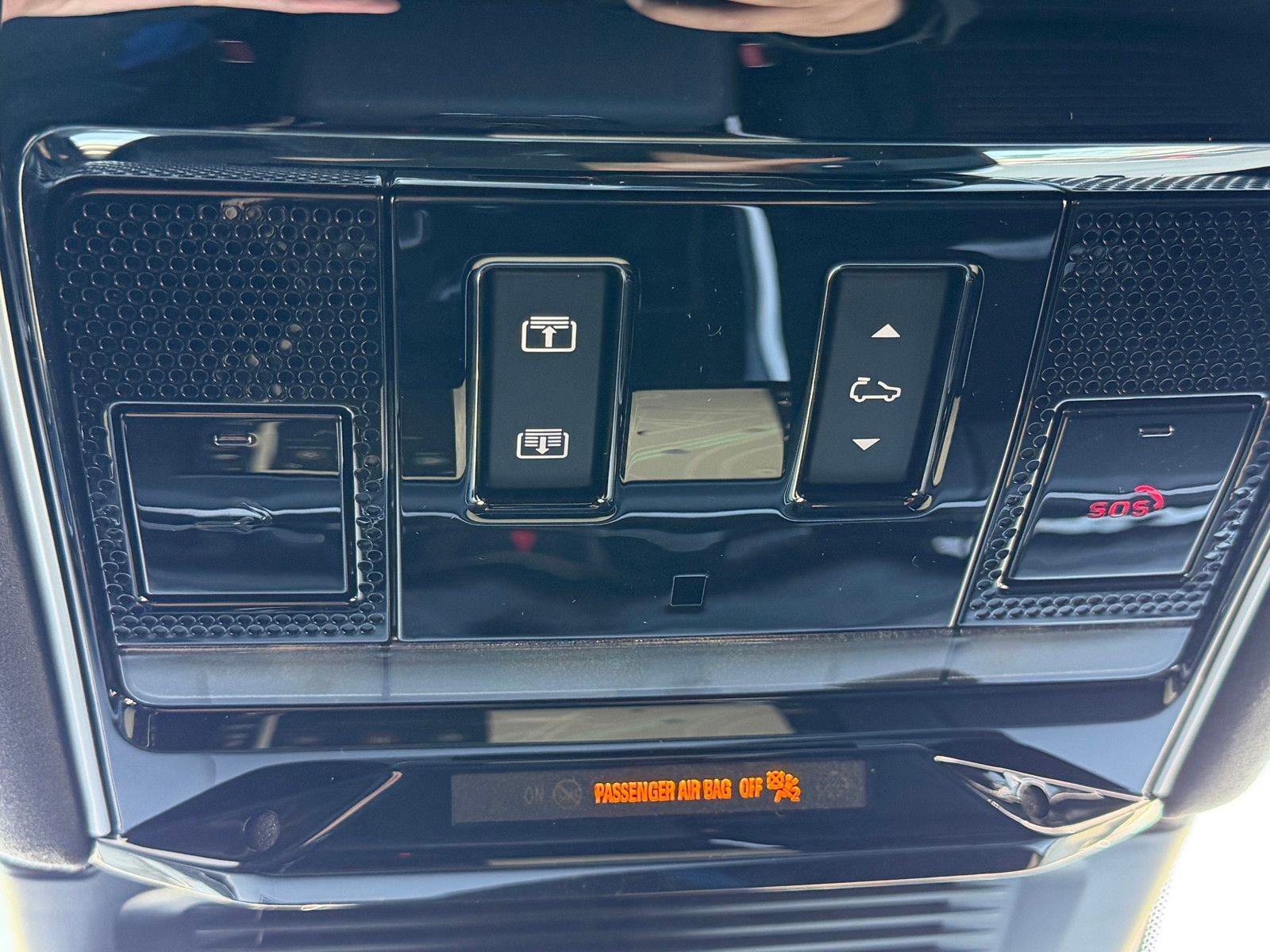 New 2026 Land Rover Range Rover Sport SV image 21