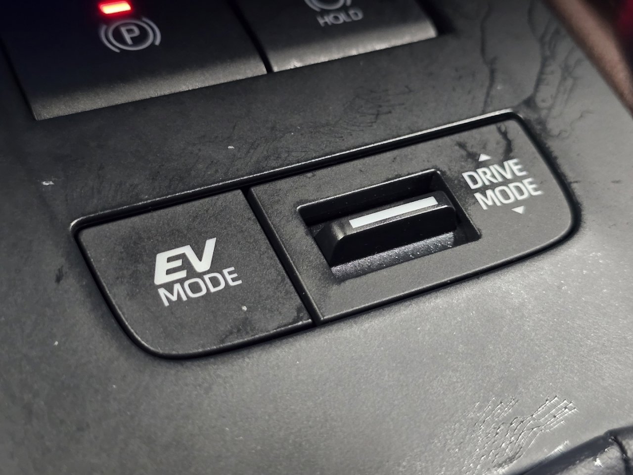 Certified 2024 Toyota Venza LE image 6