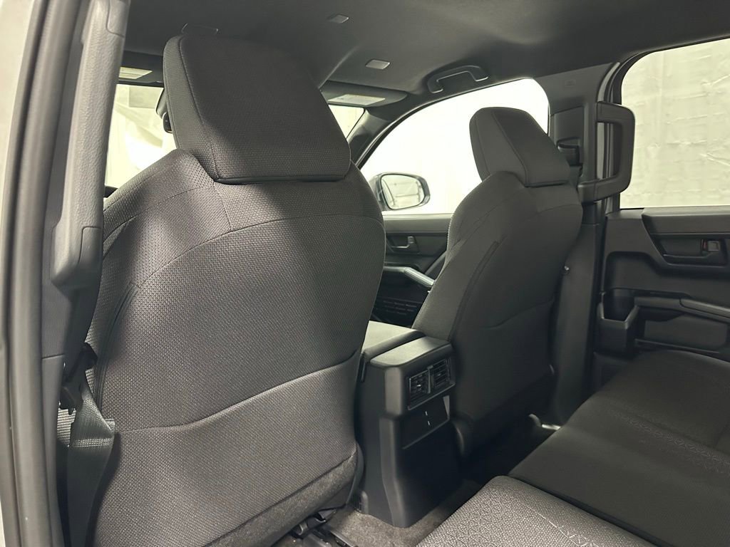 Used 2025 Toyota 4Runner SR5 AWD/4WD image 46