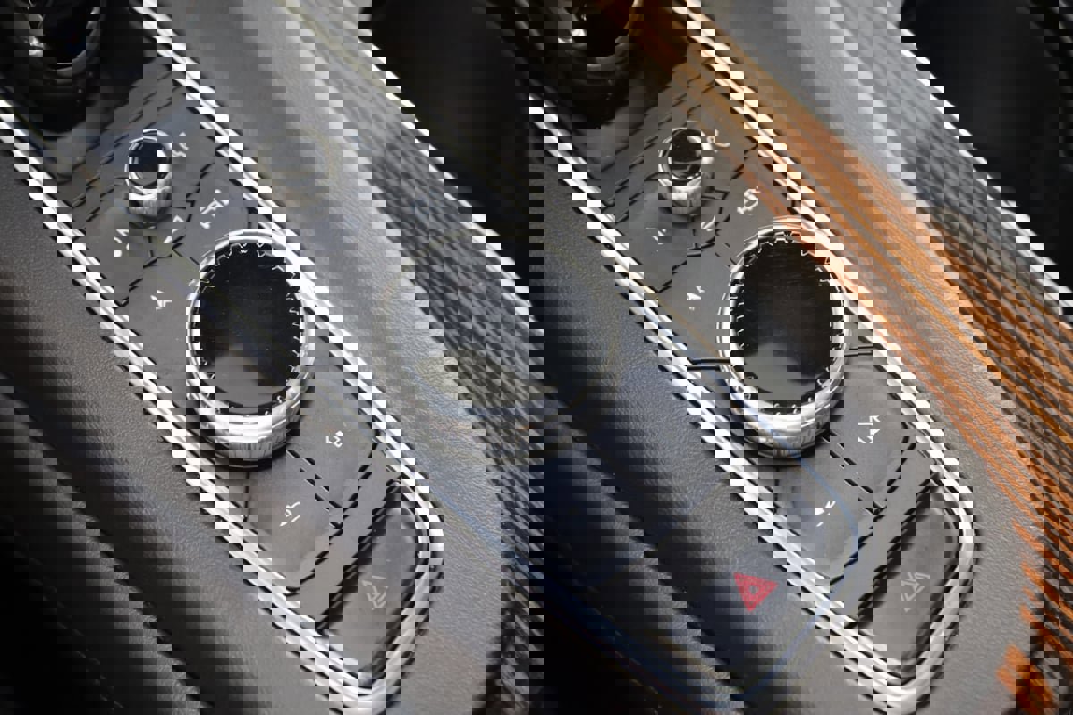 Used 2022 Cadillac Escalade ESV Premium Luxury image 33