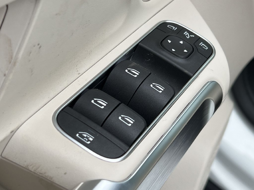 Used 2026 Mercedes-Benz GLB 250 4MATIC image 13