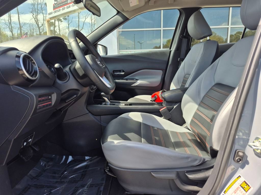 Used 2024 Nissan Kicks SR w/ SR Premium Package image 2