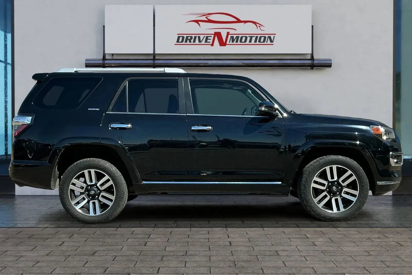 Used 2021 Toyota 4Runner Limited image 3