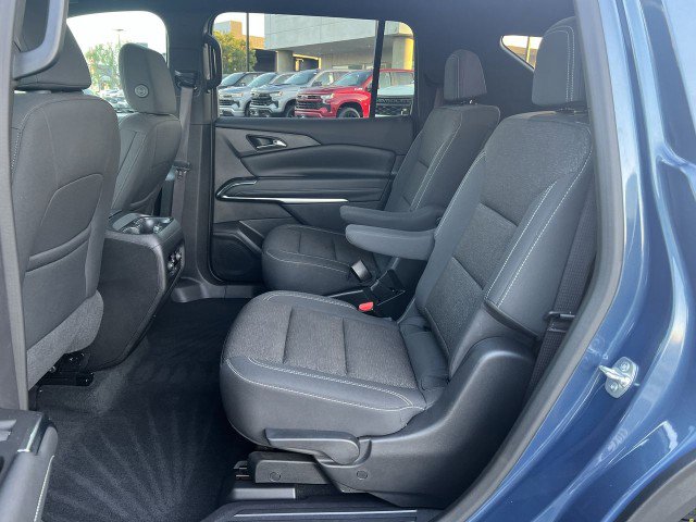 Used 2025 Chevrolet Traverse LT image 25