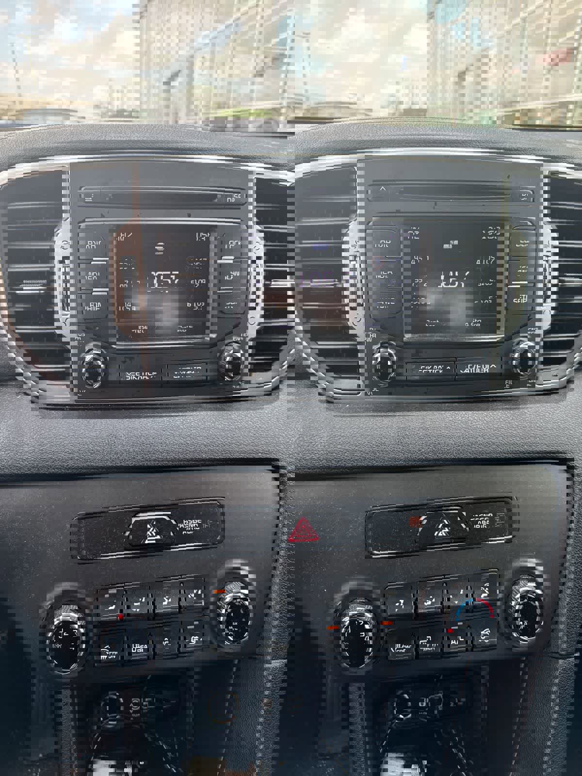 Used 2019 Kia Sportage LX image 5