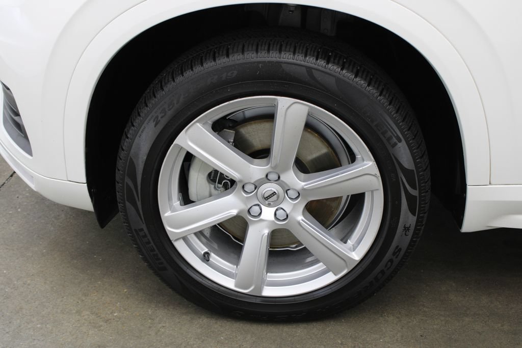 Used 2022 Volvo XC90 T5 Momentum FWD image 32