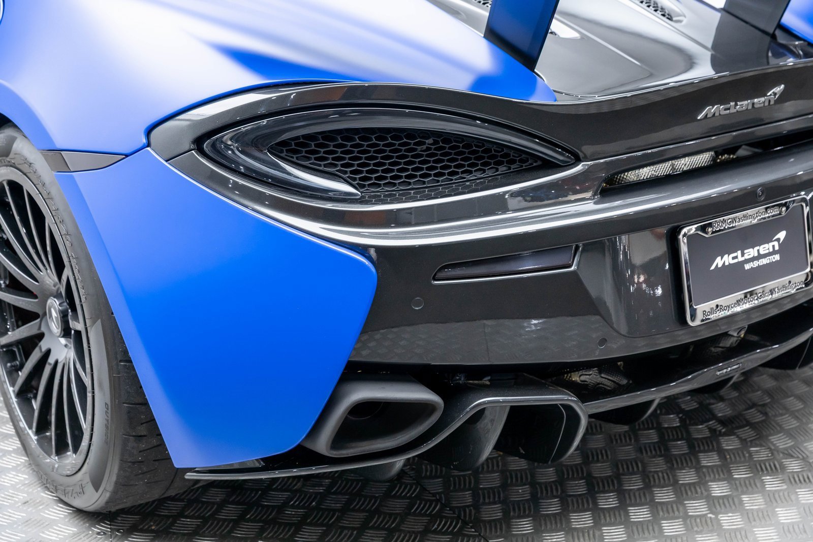 Used 2020 McLaren 620R RWD image 42