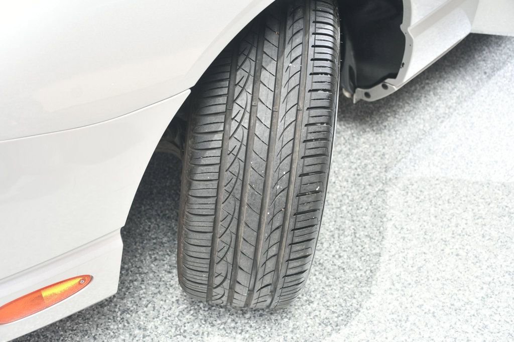 Used 2004 Ford Thunderbird RWD image 22