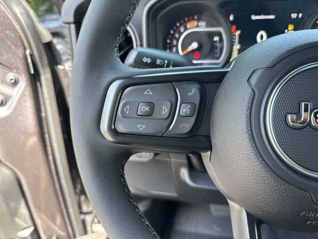 New 2026 Jeep Wrangler Unlimited Rubicon AWD/4WD image 26