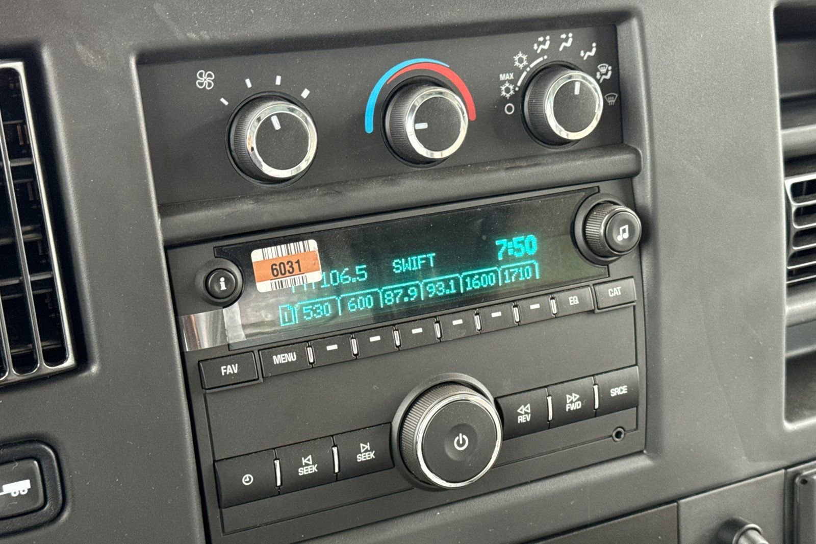 New 2024 Chevrolet Express 3500 w/ Power Convenience Package image 17