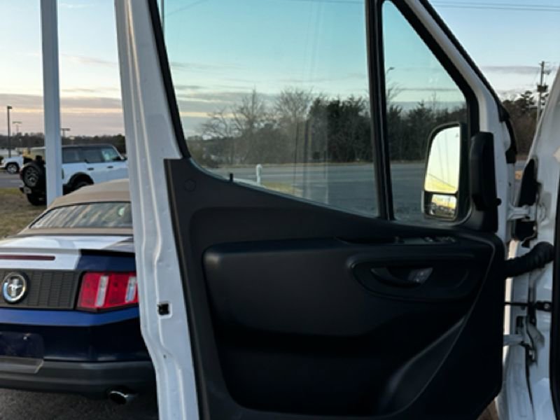 Used 2021 Mercedes-Benz Sprinter 2500 image 16