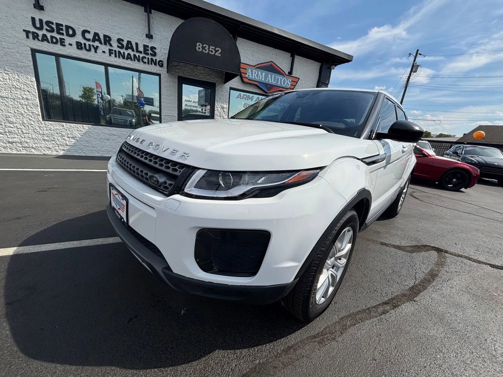 Used 2019 Land Rover Range Rover Evoque SE Premium image 2