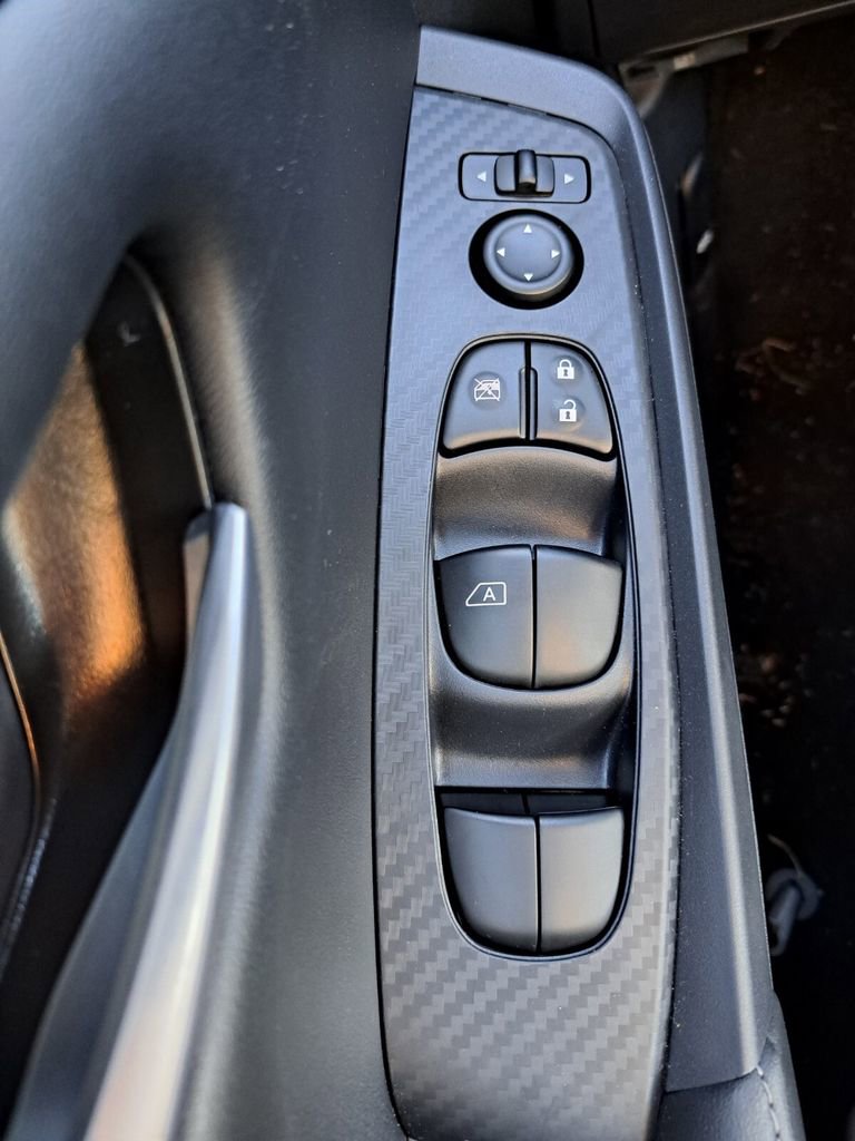 Used 2025 Nissan Sentra SV image 16