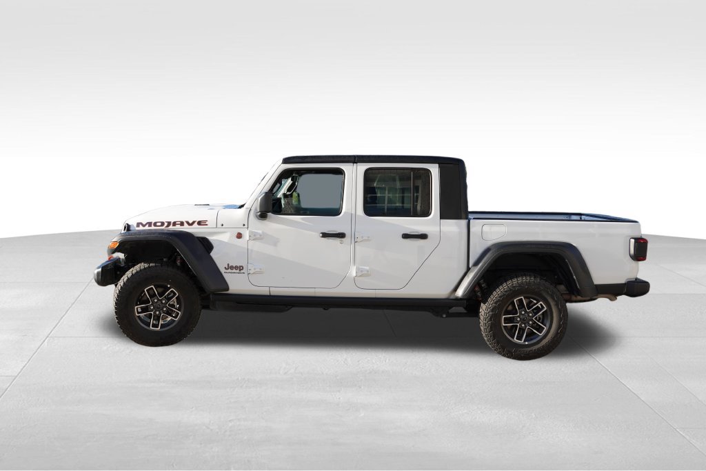 Used 2026 Jeep Gladiator Mojave AWD/4WD image 9