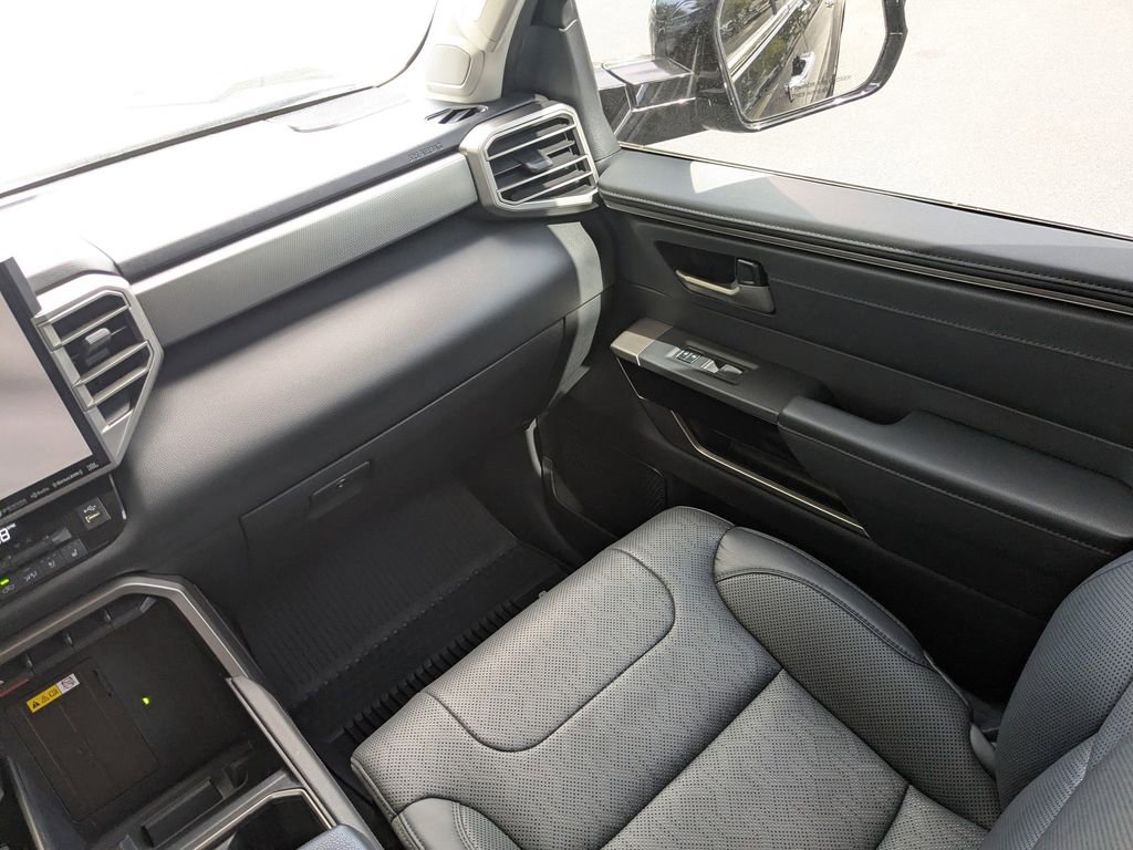 Used 2024 Toyota Tundra Limited AWD/4WD image 18
