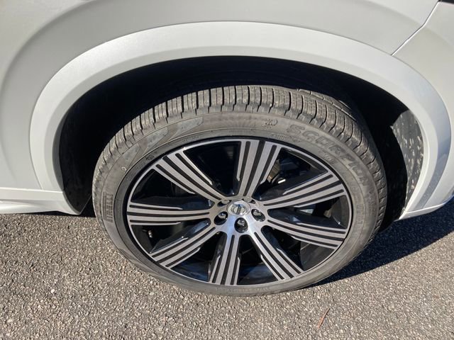 New 2025 Volvo XC90 T8 Core w/ Climate Package image 16