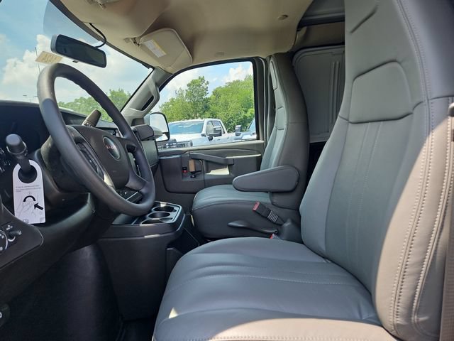 New 2026 GMC Savana 2500 w/ Driver Convenience Package RWD image 19