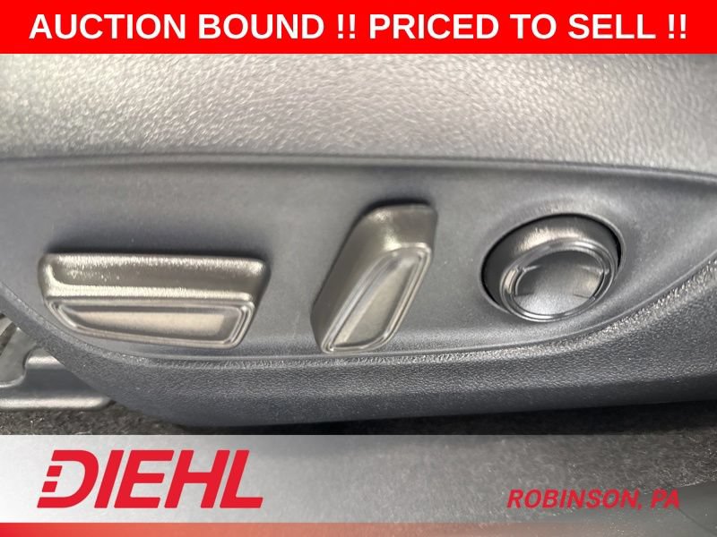Used 2025 Toyota RAV4 Limited AWD/4WD image 21