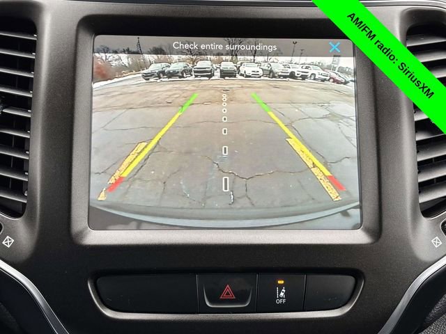 Used 2022 Jeep Cherokee Trailhawk image 18