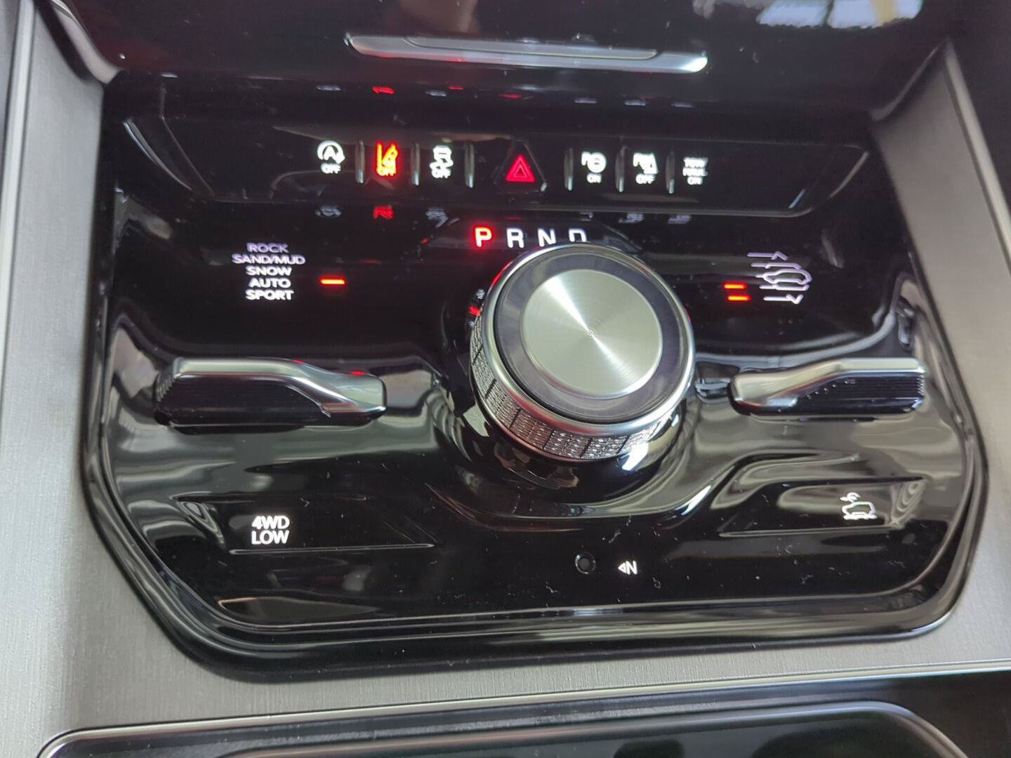 New 2026 Jeep Grand Wagoneer 4WD image 31