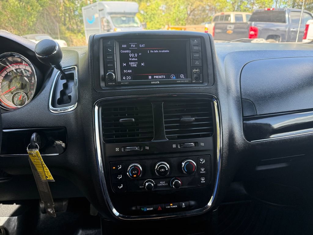 Used 2019 Dodge Grand Caravan SE image 22