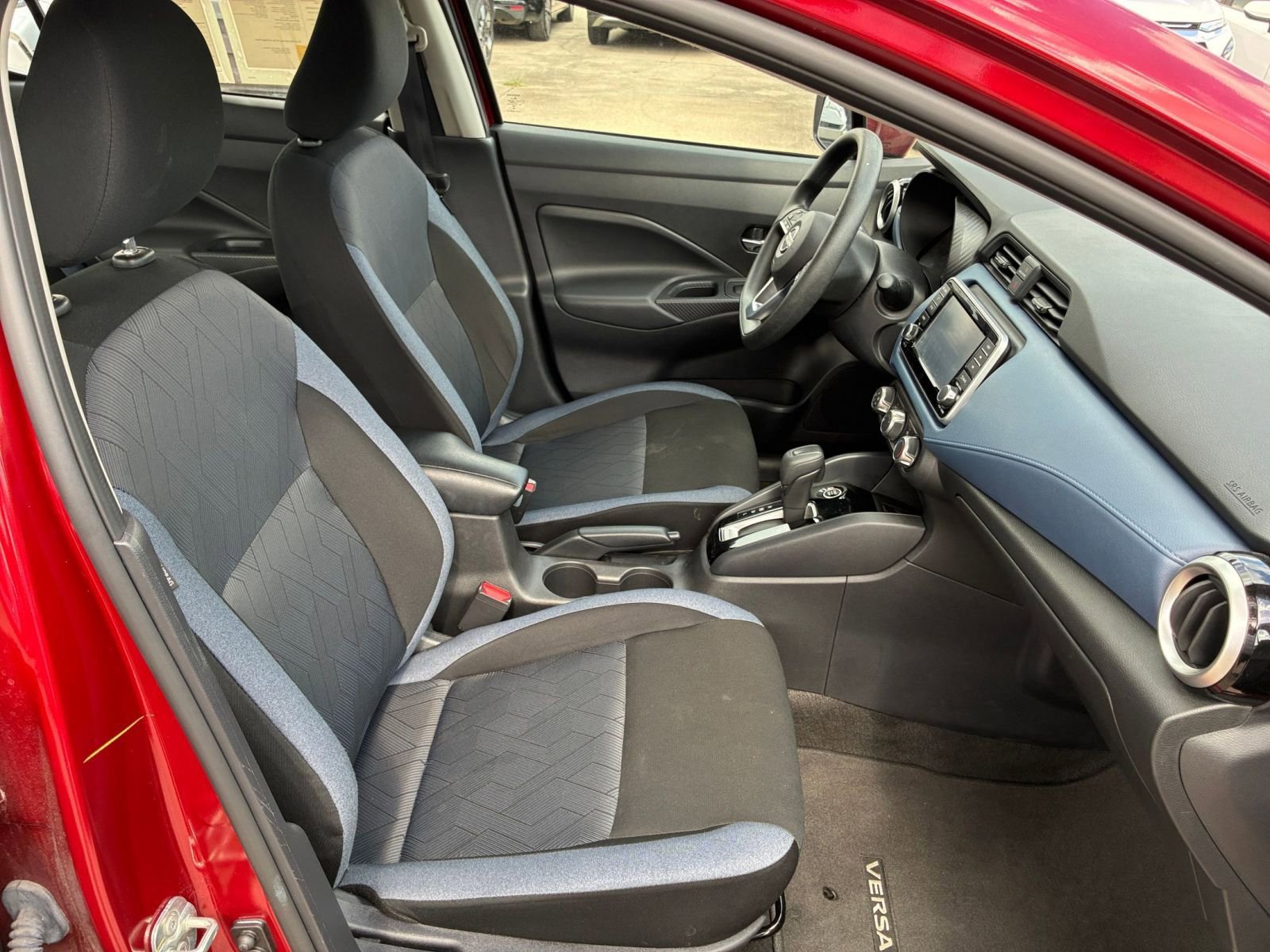 Used 2025 Nissan Versa SV image 29