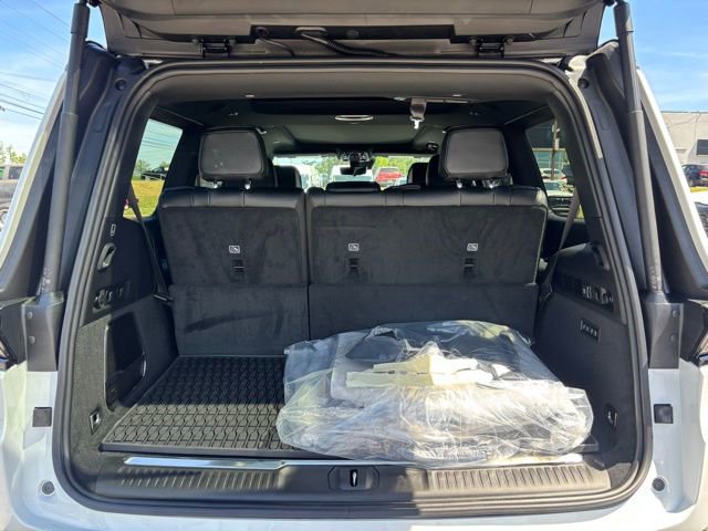 New 2026 Jeep Grand Wagoneer Summit image 13