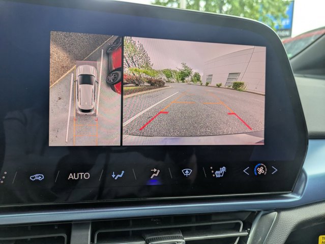 New 2025 Chevrolet Equinox EV LT w/ LPO, Blackout Package image 13