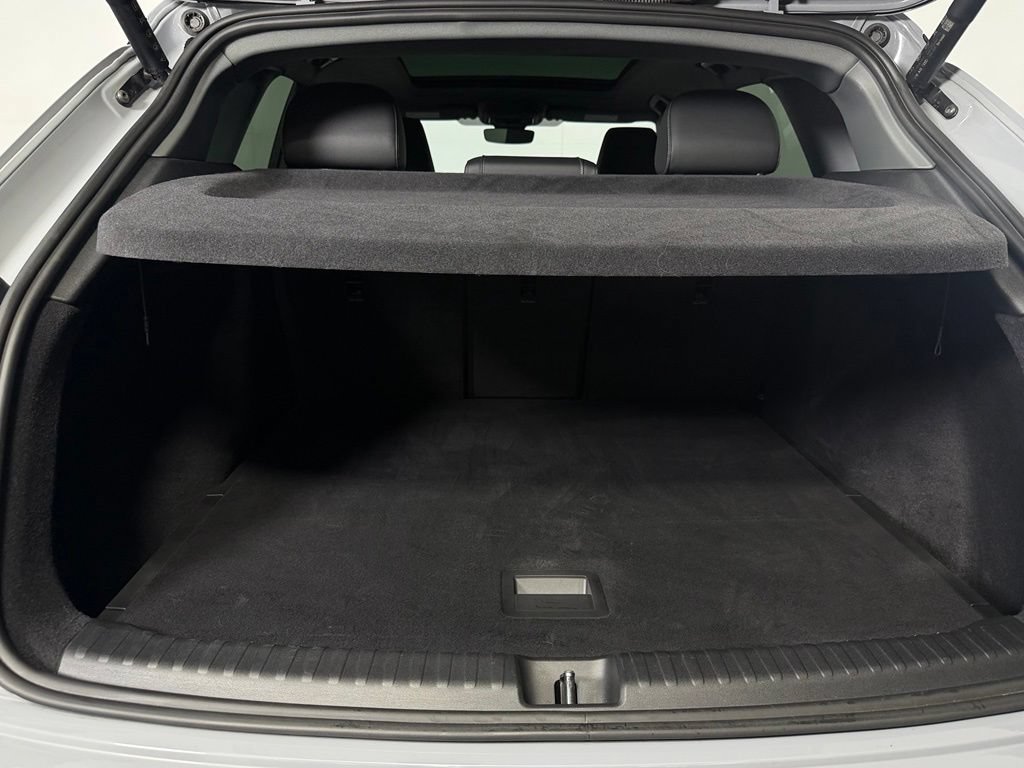 Used 2022 Audi Q4 e-tron Prestige AWD/4WD image 25