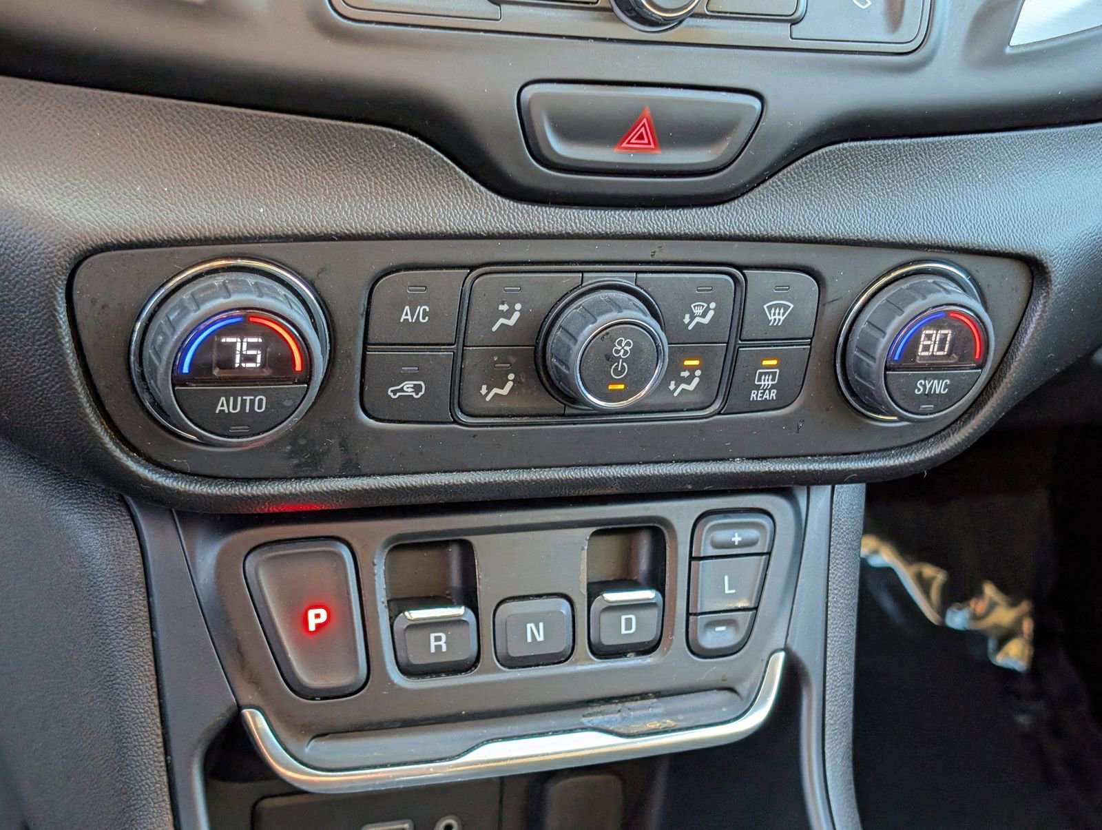 Used 2020 GMC Terrain SLE w/ Driver Convenience Package image 27