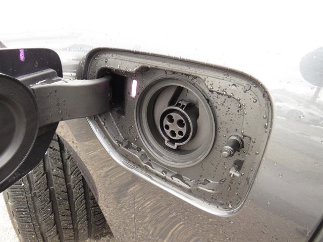 Used 2022 BMW 330e w/ Premium Package image 28