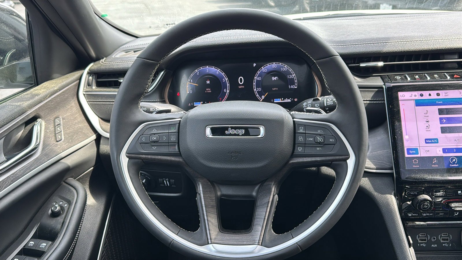 Certified 2025 Jeep Grand Cherokee L Limited w/ Luxury Tech Group II AWD/4WD image 20