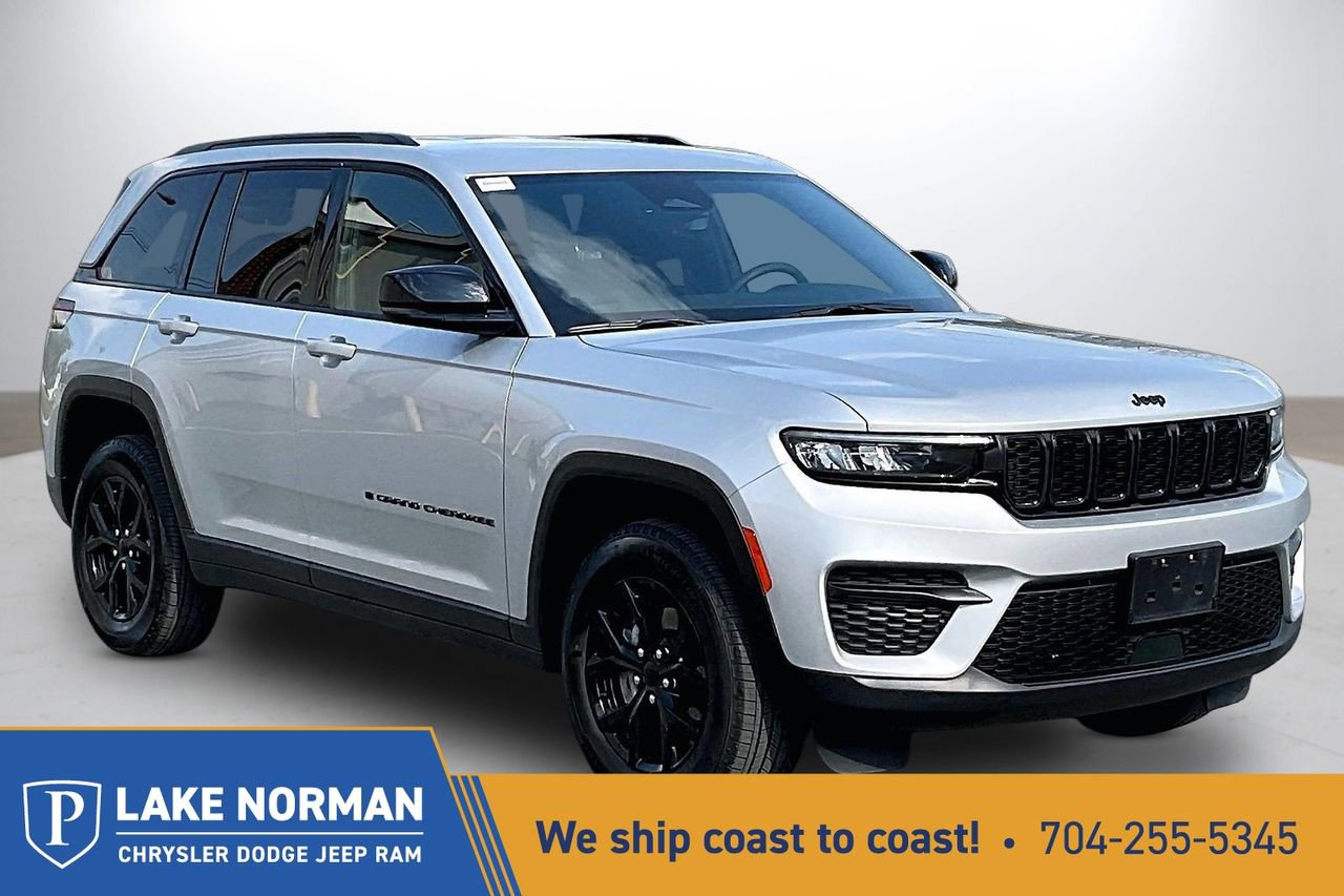 Certified 2025 Jeep Grand Cherokee Altitude image 1