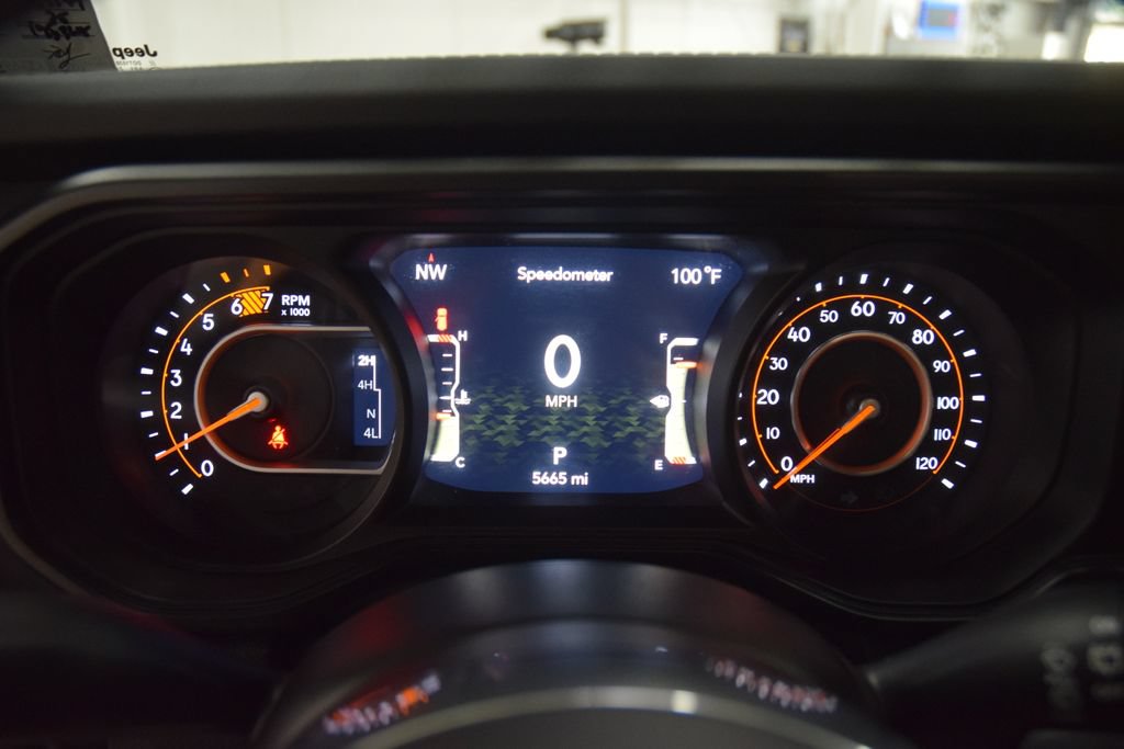 Used 2025 Jeep Wrangler Unlimited Sahara AWD/4WD image 50