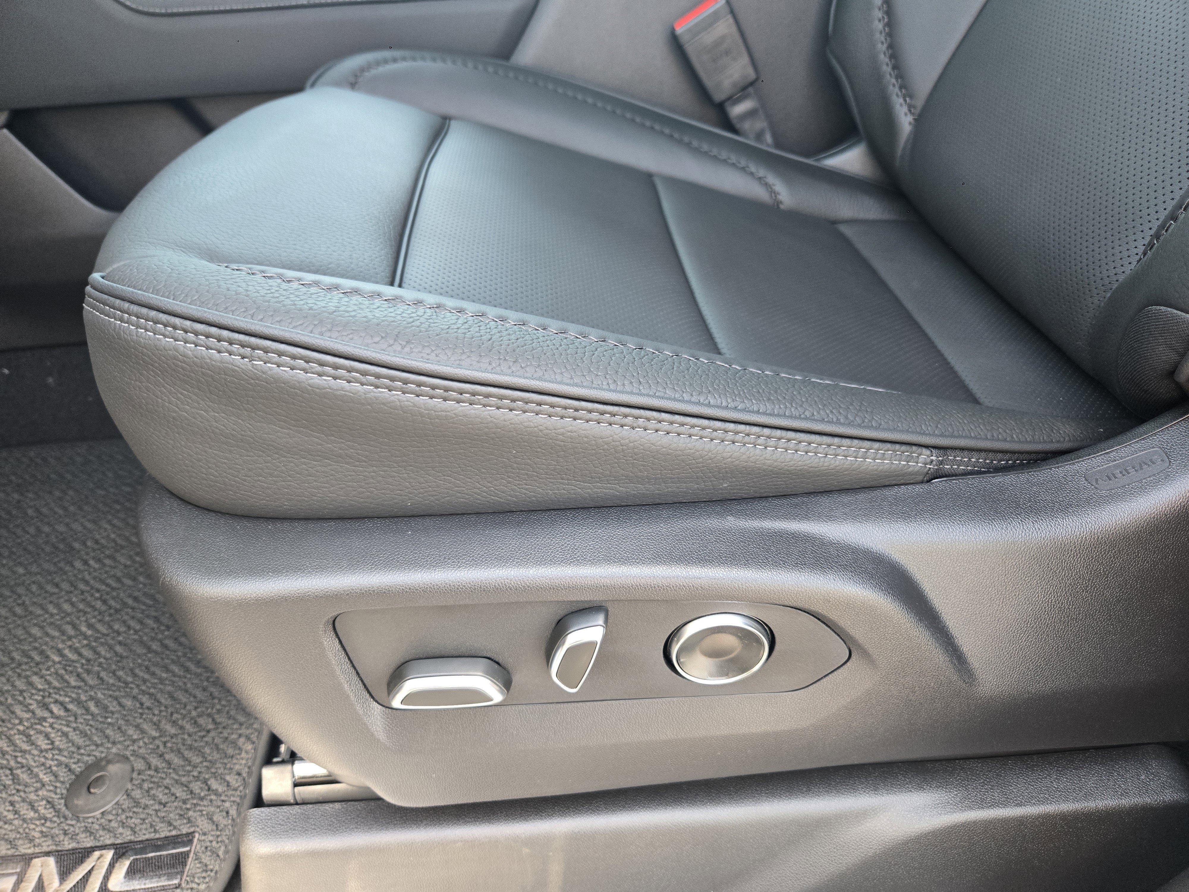 New 2025 GMC Sierra 1500 Denali w/ Denali Reserve Package image 17