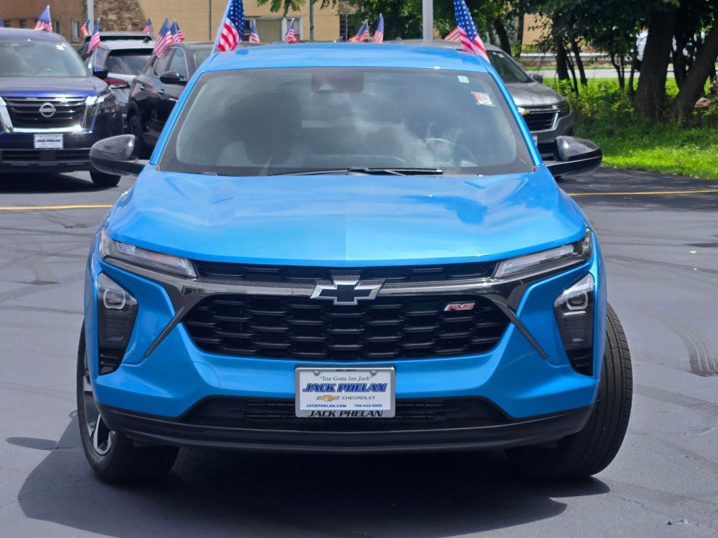 Used 2025 Chevrolet Trax RS FWD image 4