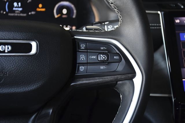 Used 2023 Jeep Grand Cherokee Limited AWD/4WD image 9