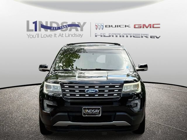 Used 2017 Ford Explorer XLT AWD/4WD image 3