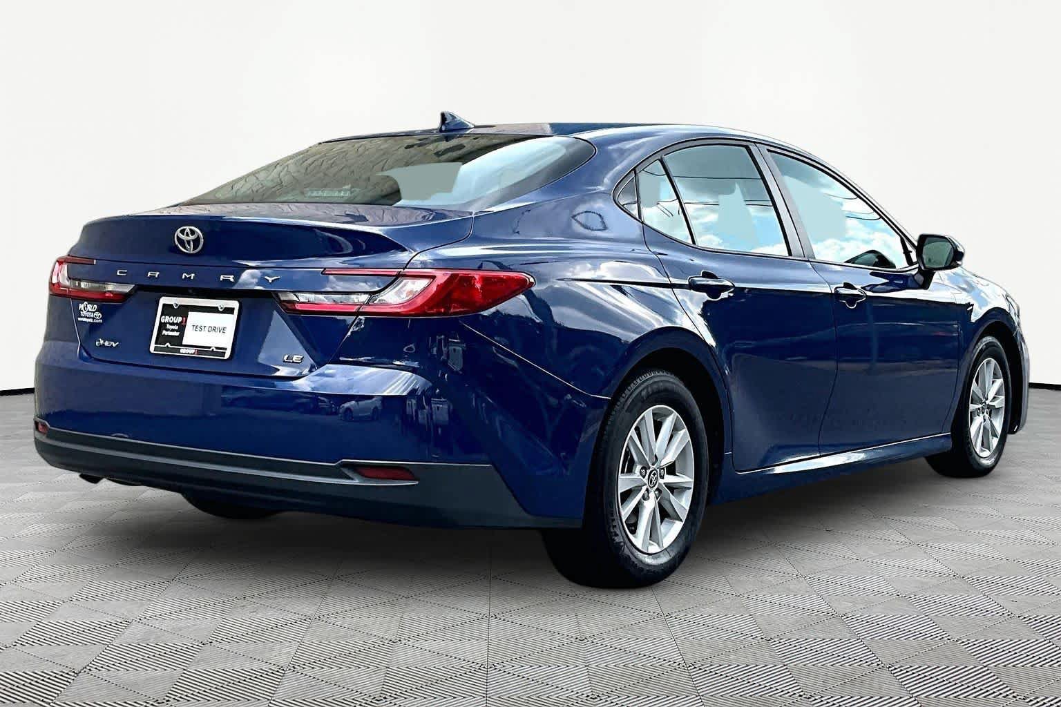 Used 2025 Toyota Camry LE FWD image 13